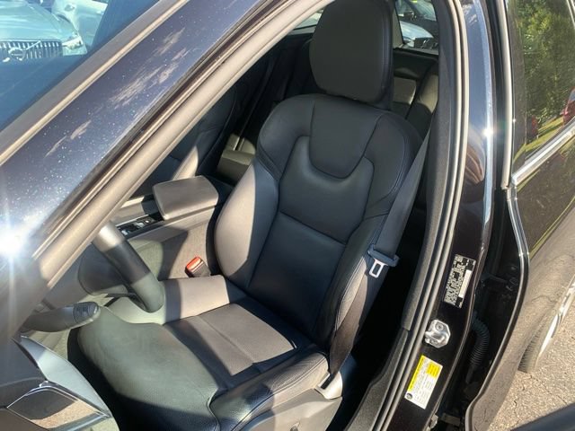 Used 2019 Volvo XC60 T6 Momentum w/ Multimedia Package AWD/4WD image 17
