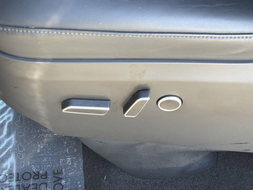 Used 2022 Tesla Model X Plaid image 23