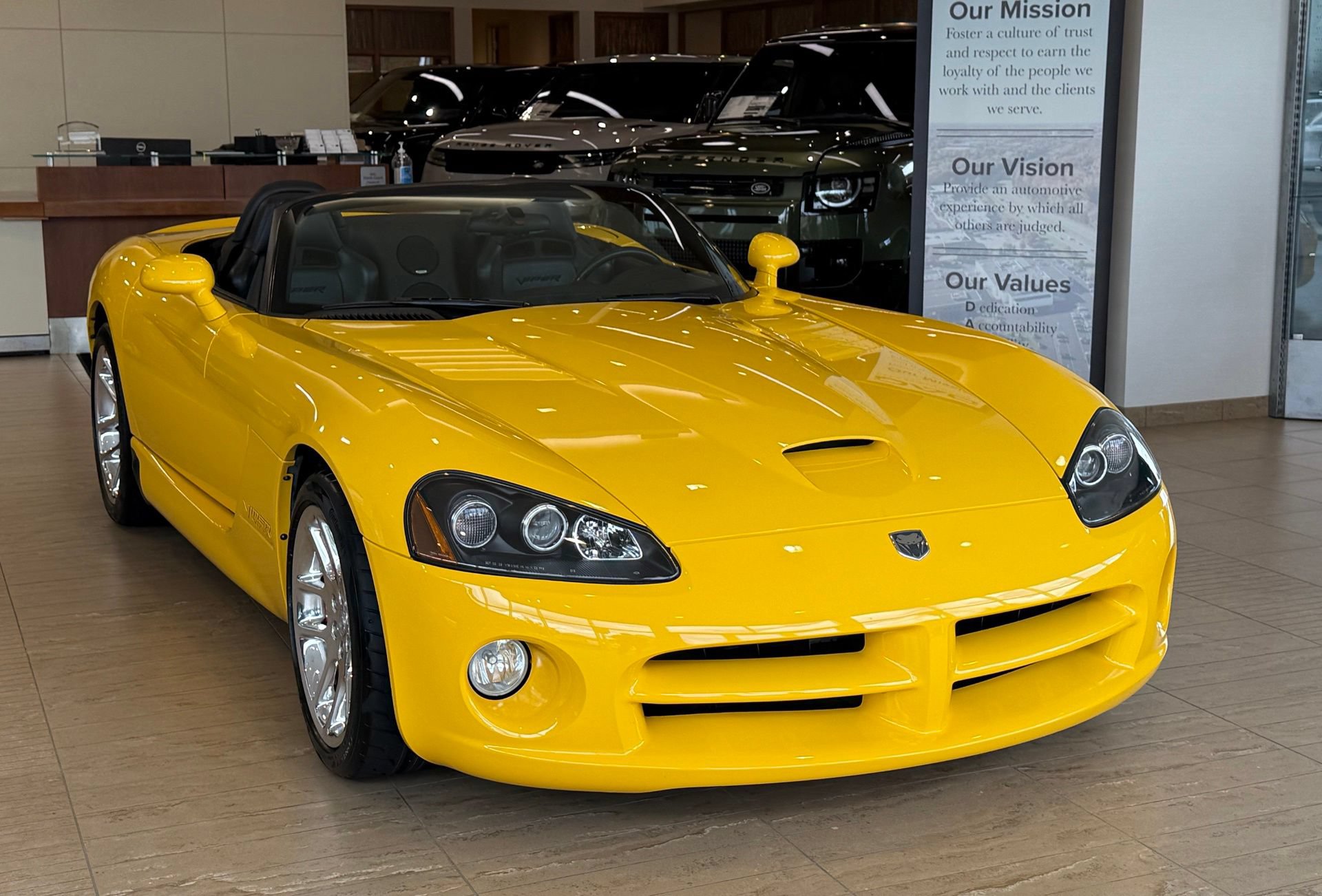 Used 2005 Dodge Viper SRT-10 RWD image 14