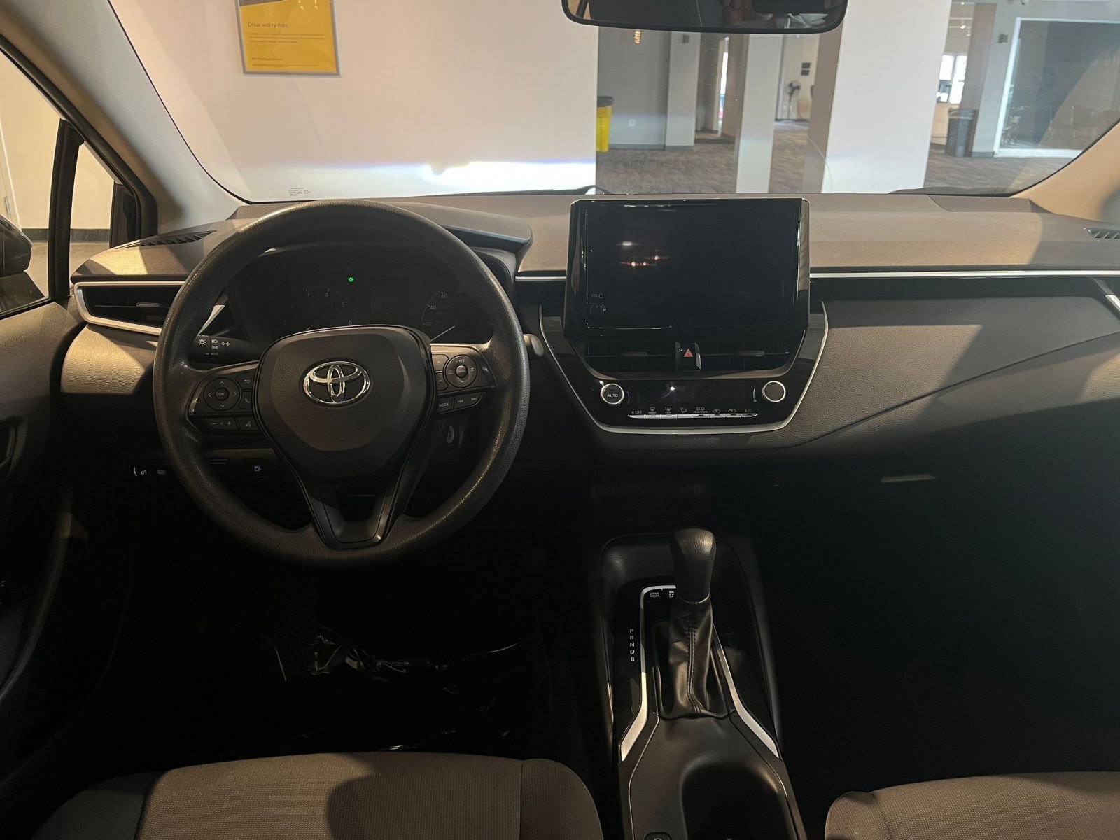 Used 2025 Toyota Corolla LE image 34