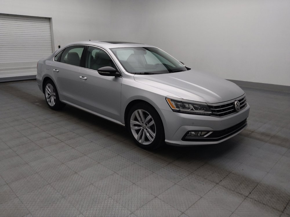 Used 2018 Volkswagen Passat 2.0T SE FWD image 11