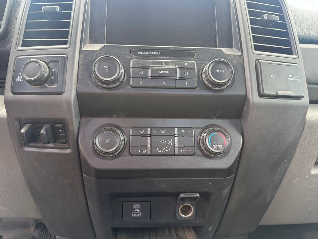 Used 2020 Ford F250 XL w/ Power Equipment Group AWD/4WD image 23