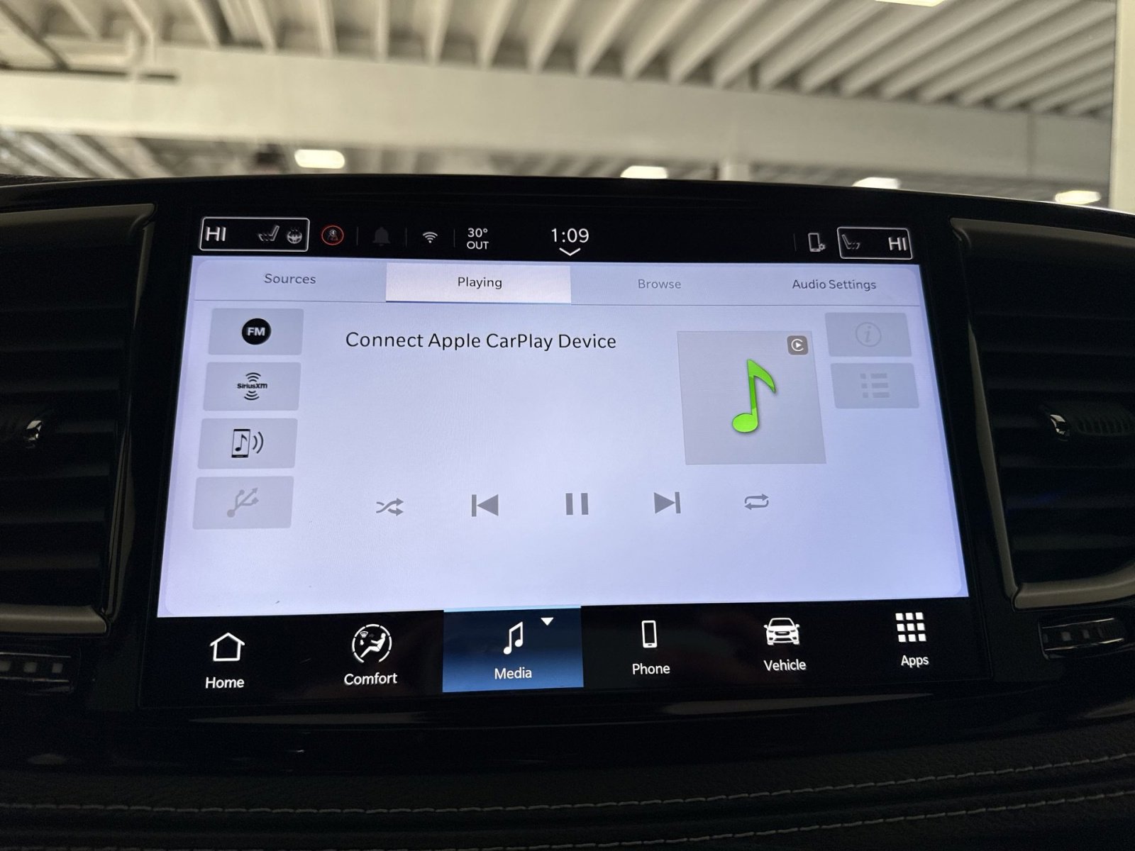 Used 2025 Chrysler Pacifica Select image 18