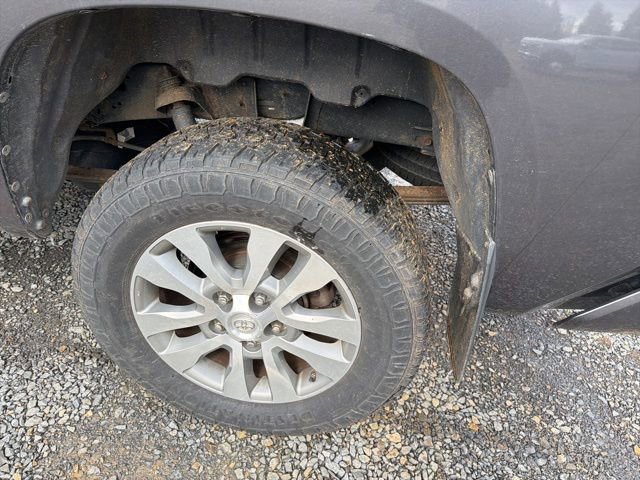 Used 2014 Toyota Tundra Limited w/ Limited Premium Package image 6