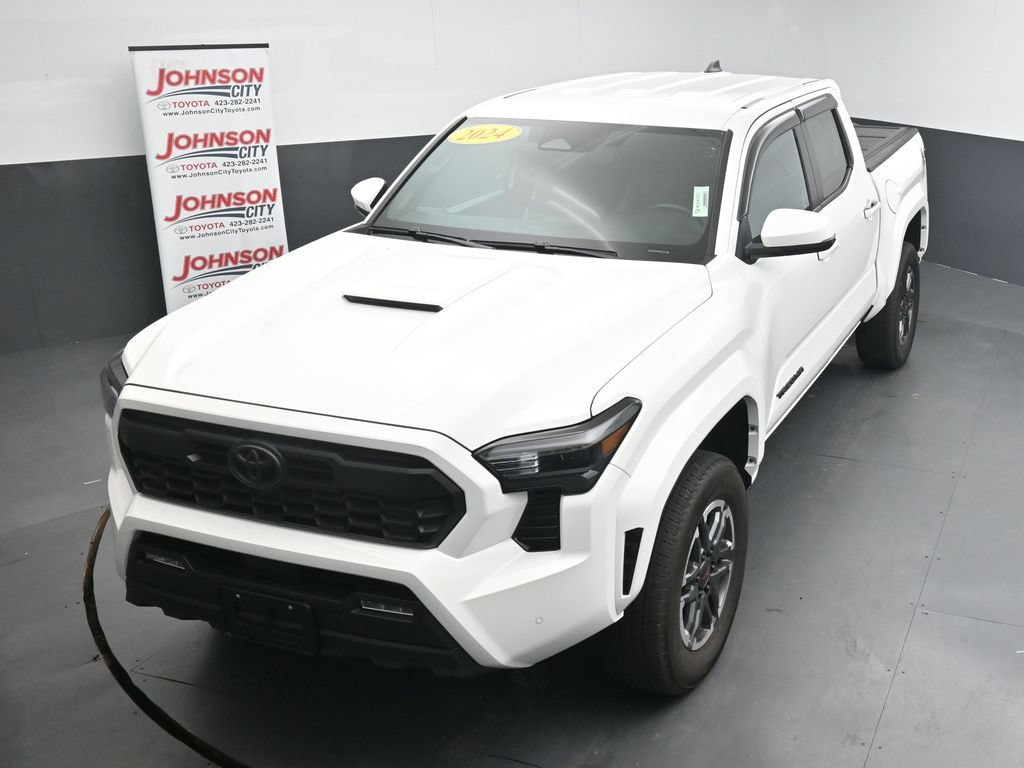 Used 2024 Toyota Tacoma TRD Sport AWD/4WD image 29