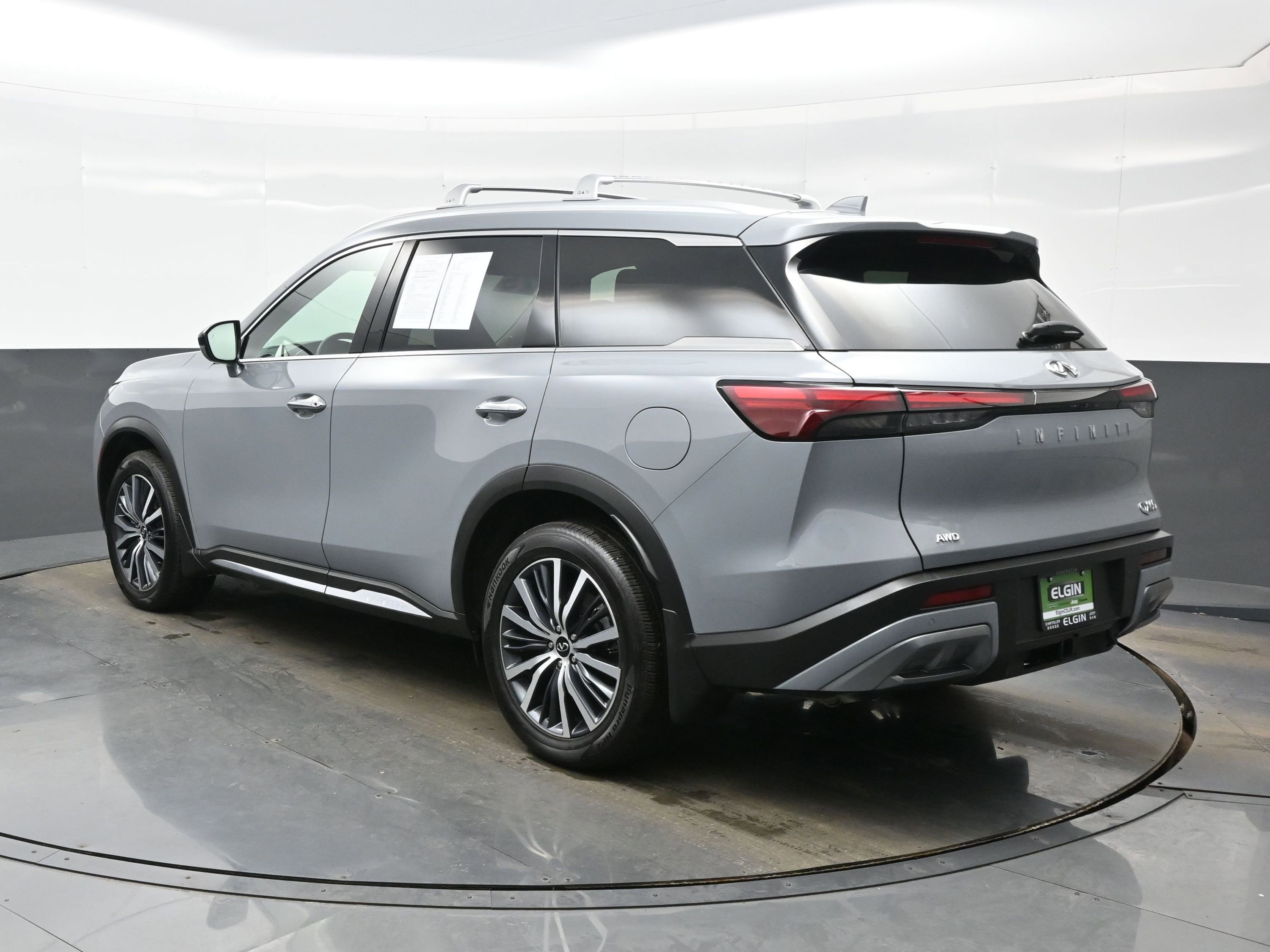 Used 2025 INFINITI QX60 Sensory w/ Vision Package image 4