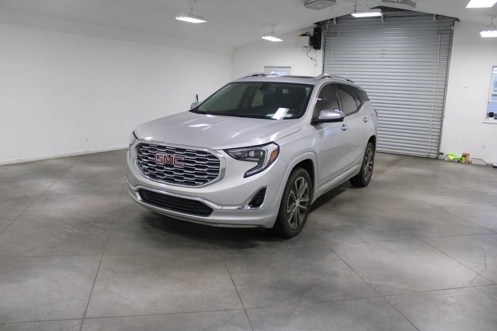 Used 2018 GMC Terrain Denali w/ Comfort Package image 4