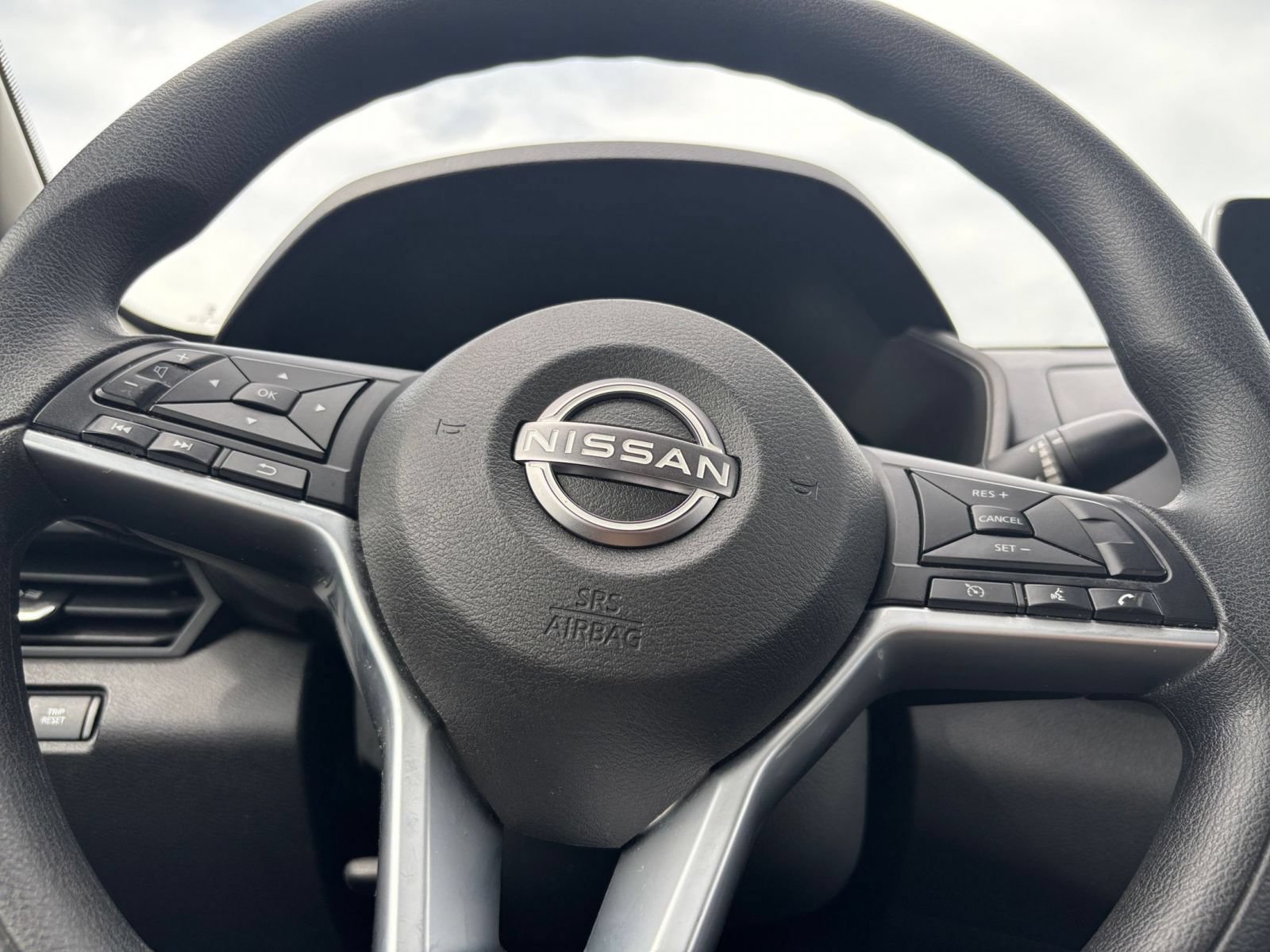 Used 2025 Nissan Altima 2.5 SV FWD image 23