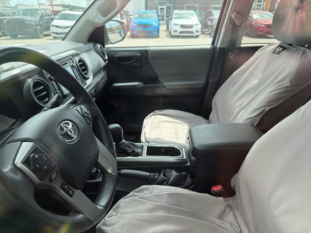 Used 2017 Toyota Tacoma SR5 w/ Tow Package image 9