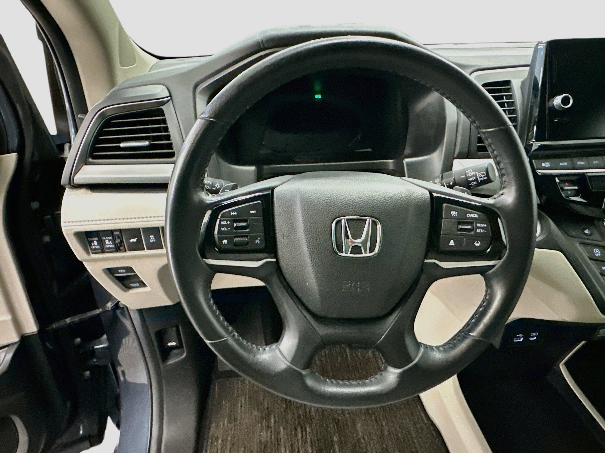 Used 2025 Honda Odyssey EX-L image 18