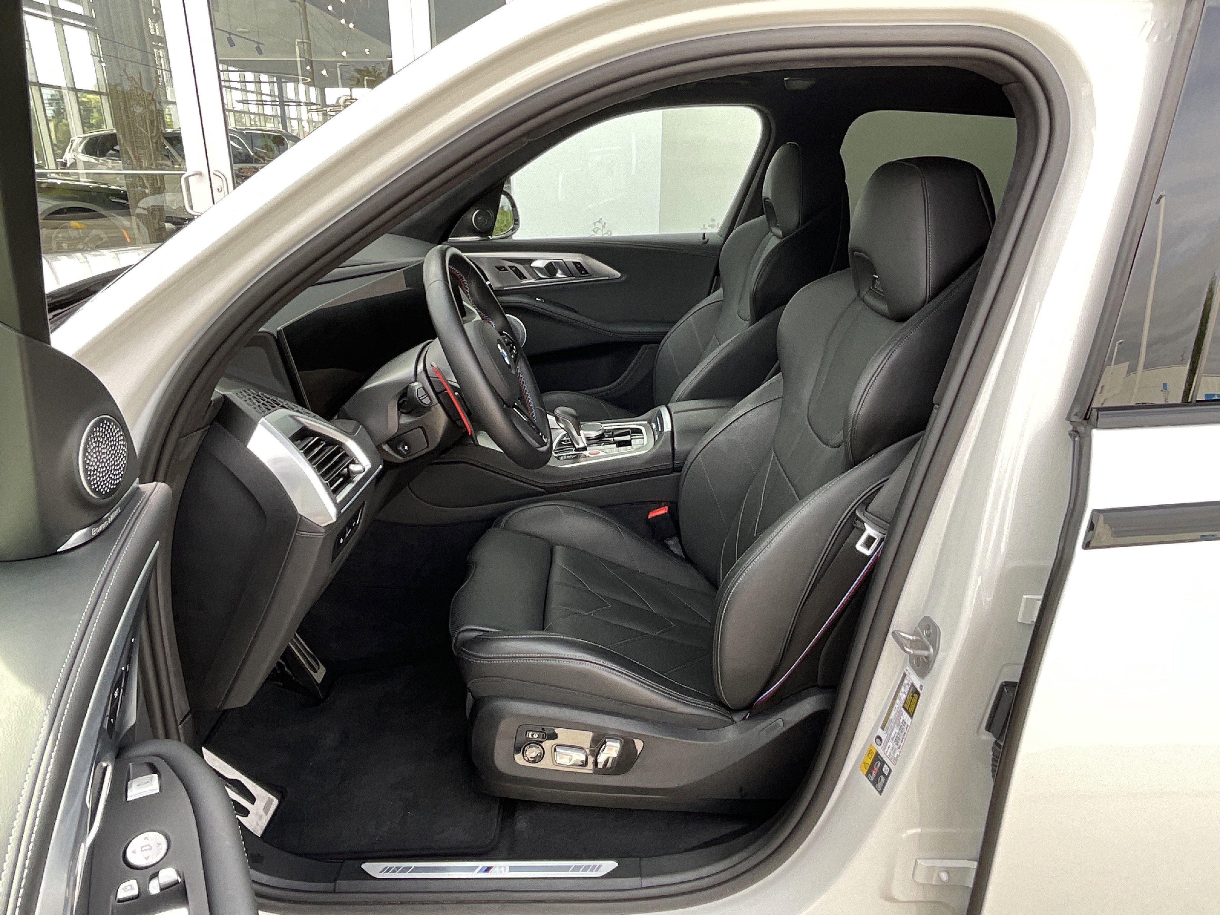 Used 2025 BMW XM image 9