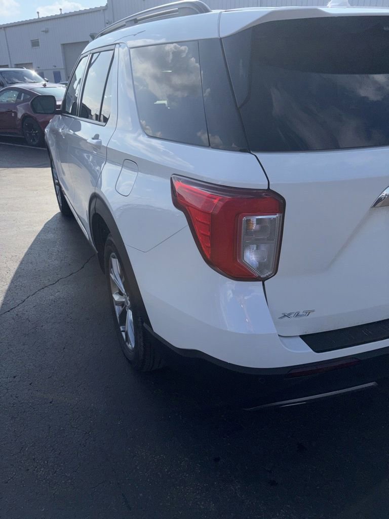 Used 2021 Ford Explorer XLT w/ Equipment Group 202A image 12