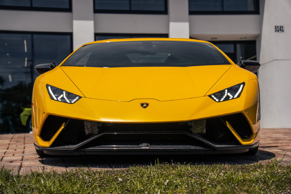 Used 2018 Lamborghini Huracan Performante AWD/4WD image 8