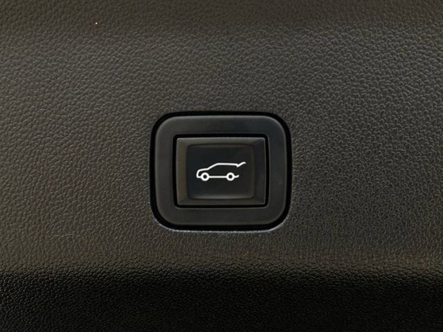 Used 2023 GMC Yukon Denali w/ LPO, Floor Liner Package AWD/4WD image 36