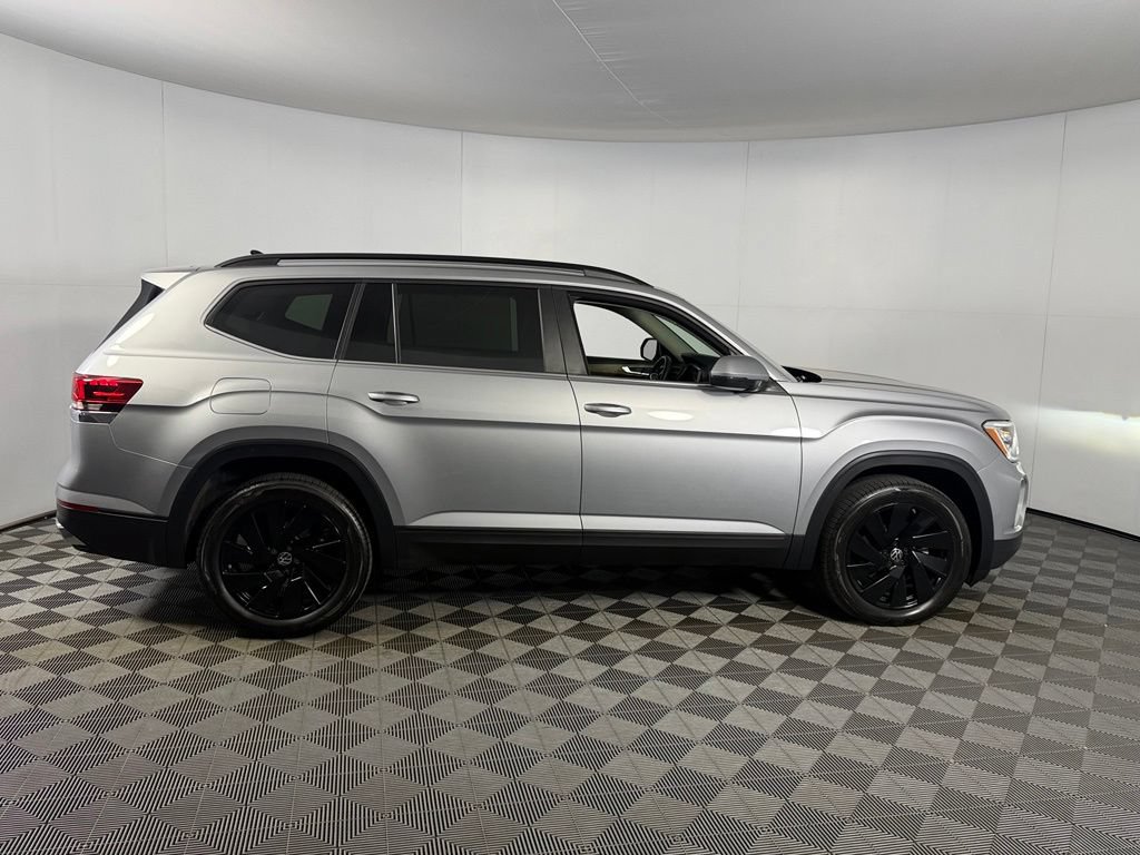 Used 2026 Volkswagen Atlas SE AWD/4WD image 4