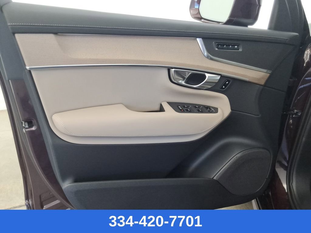 New 2026 Volvo XC90 B5 Plus image 17