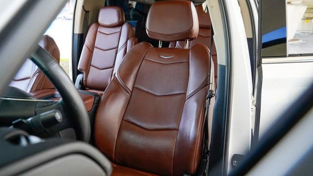 Used 2019 Cadillac Escalade ESV Premium Luxury image 62