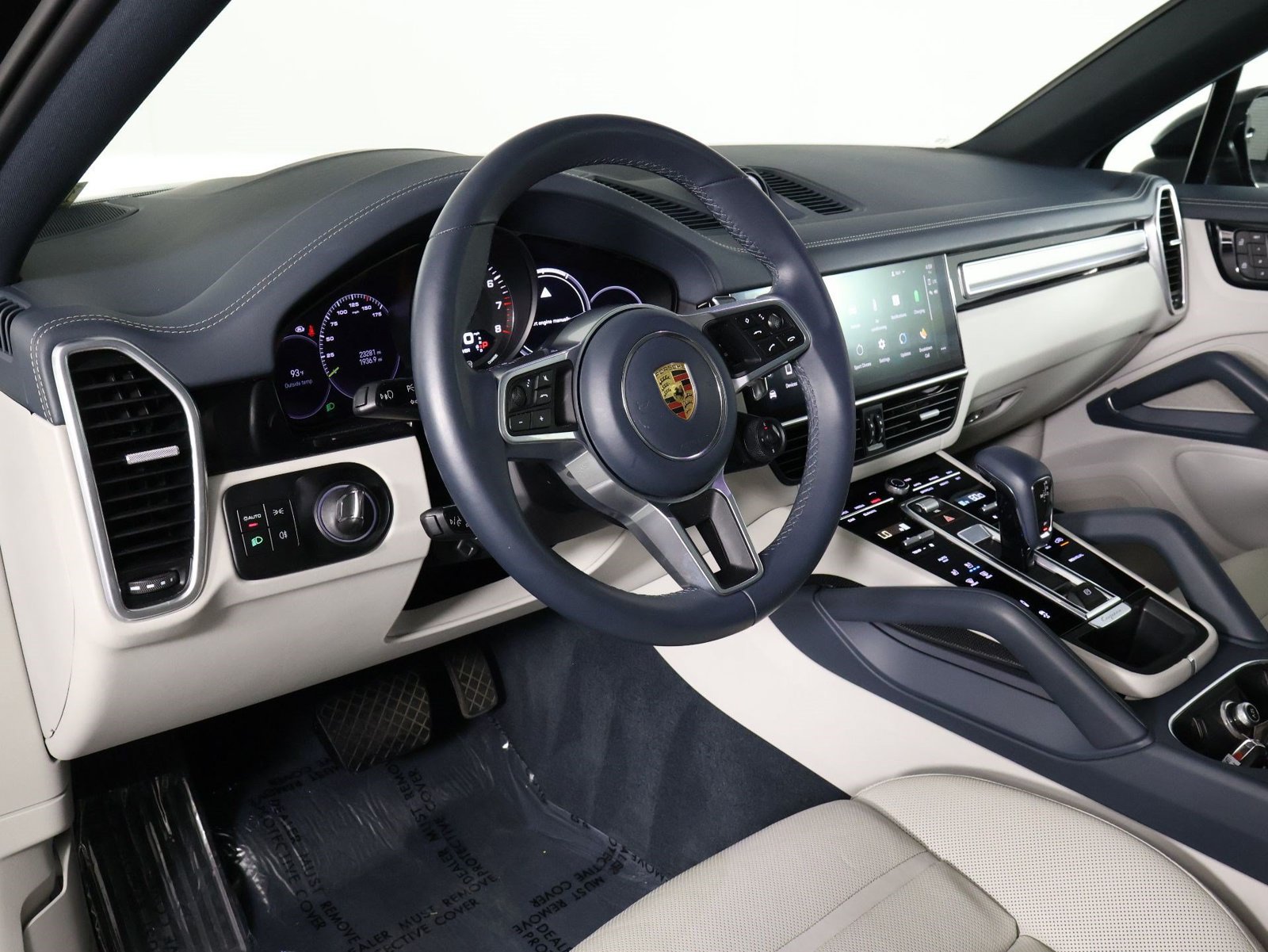 Certified 2023 Porsche Cayenne Platinum Edition AWD/4WD image 4