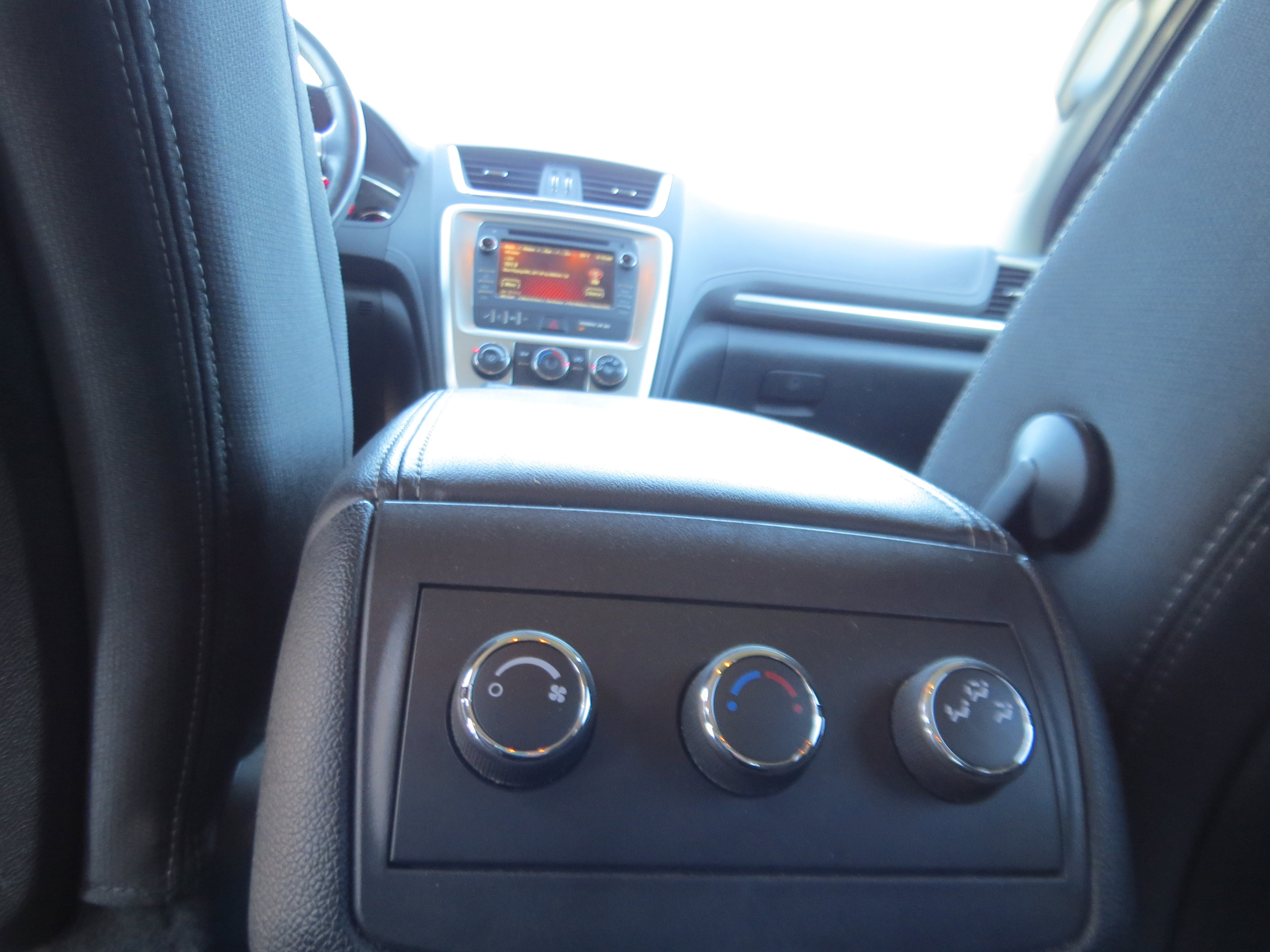 Used 2016 GMC Acadia SLE image 16