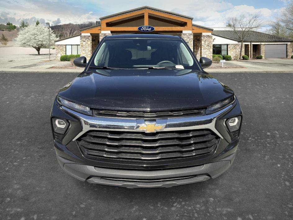 Used 2024 Chevrolet TrailBlazer LS w/ LS Convenience Package AWD/4WD image 2