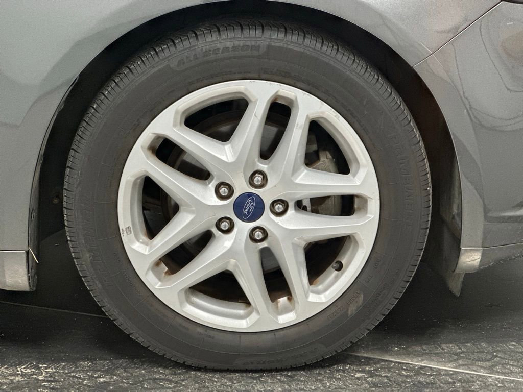 Used 2015 Ford Fusion SE image 23