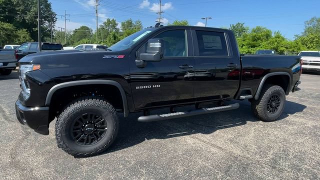 New 2026 Chevrolet Silverado 2500 ZR2 AWD/4WD image 6