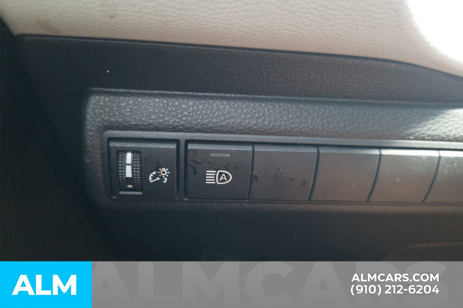 Used 2025 Toyota Corolla XSE FWD image 33