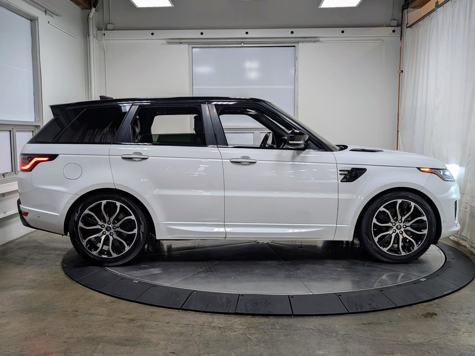 Used 2019 Land Rover Range Rover Sport HSE Dynamic image 9