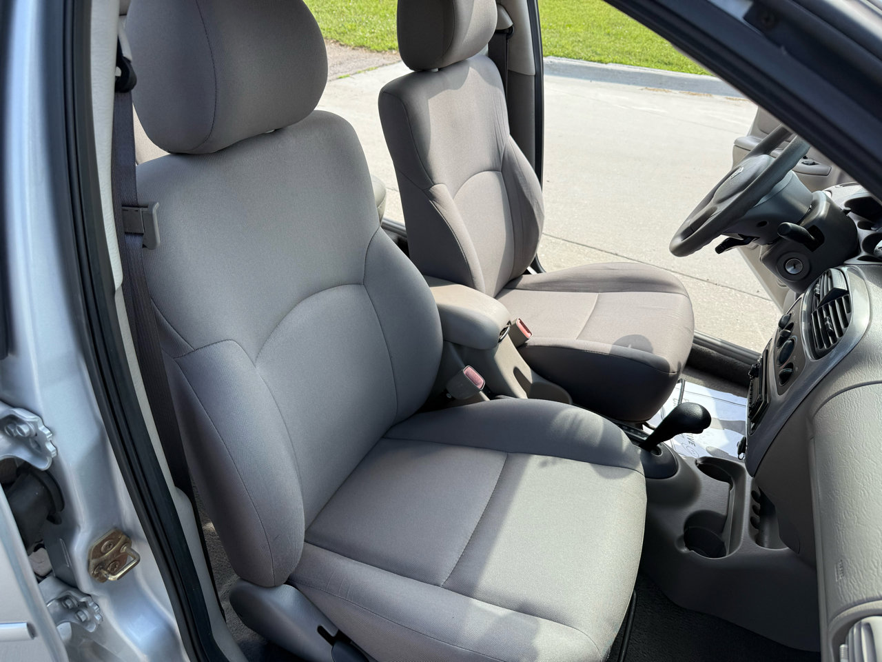 Used 2005 Dodge Neon SXT image 25