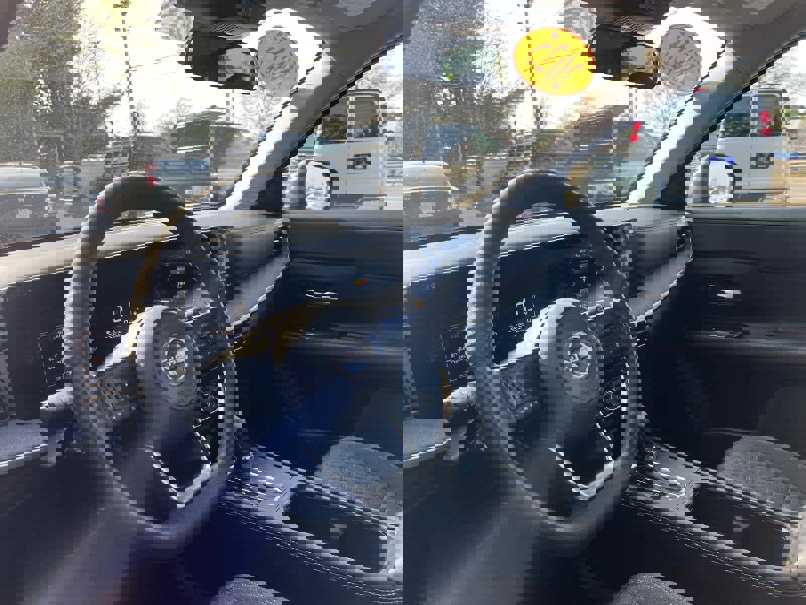 Used 2025 Nissan Kicks SV AWD/4WD image 14