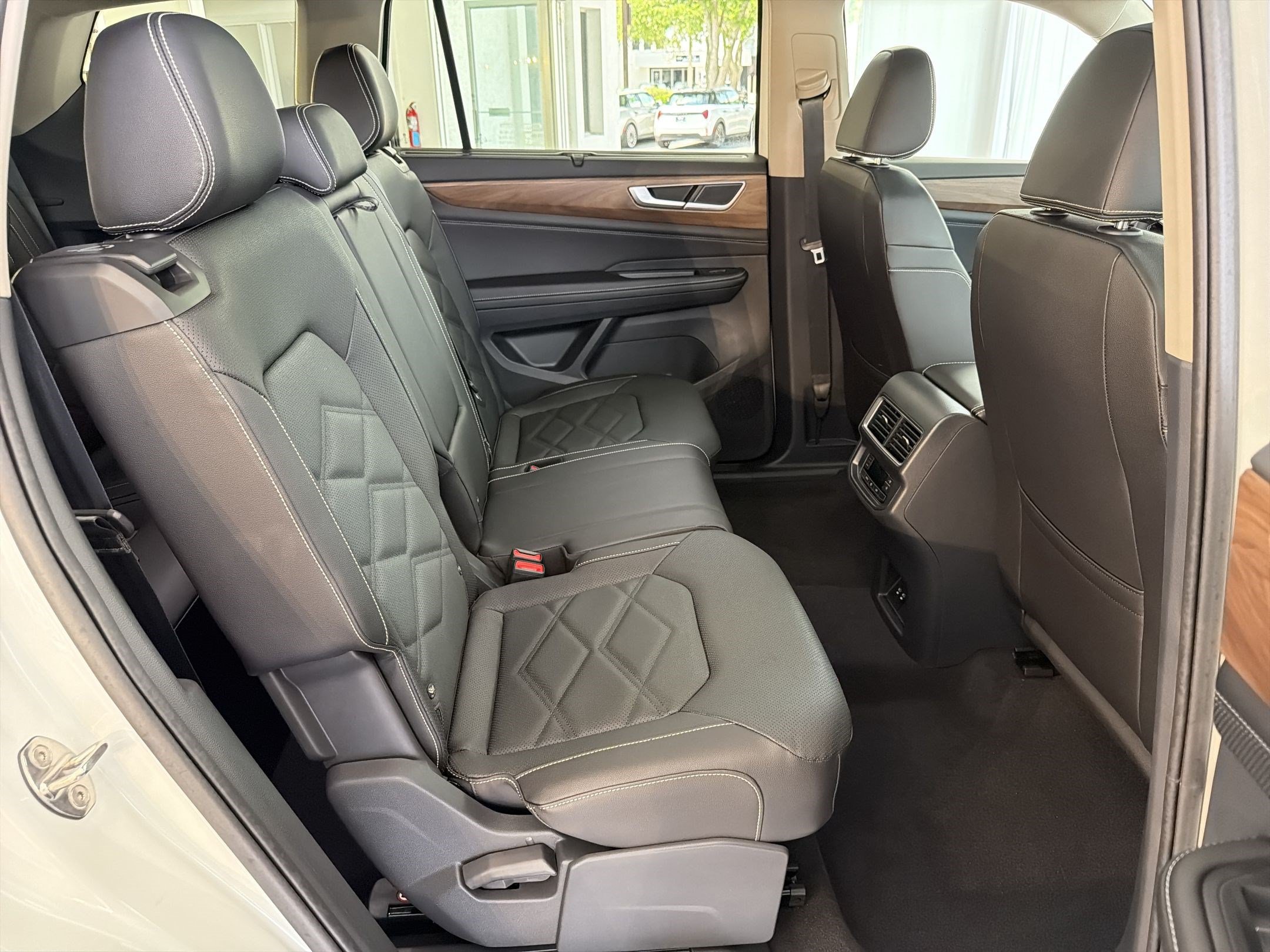 New 2026 Volkswagen Atlas SE FWD image 29