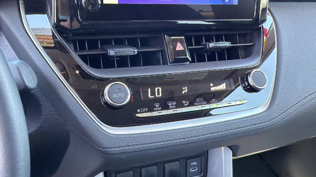 Certified 2025 Toyota Corolla Cross LE AWD/4WD image 14