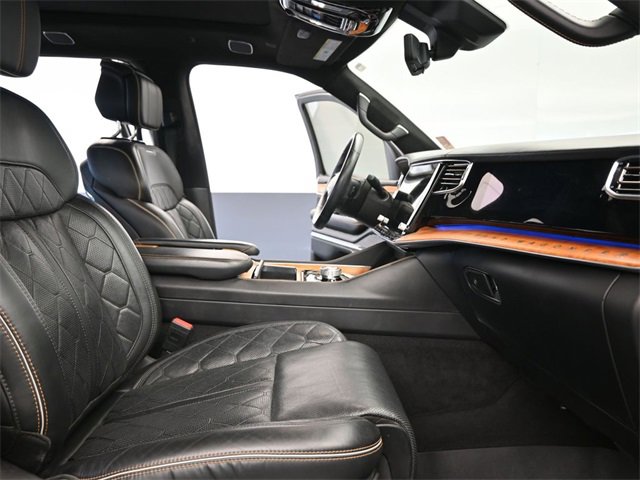 Used 2022 Jeep Grand Wagoneer Series III image 31