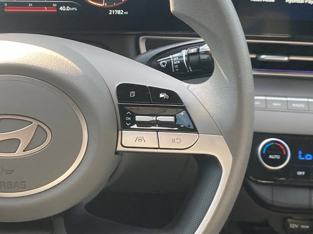 Used 2024 Hyundai Elantra SEL FWD image 7