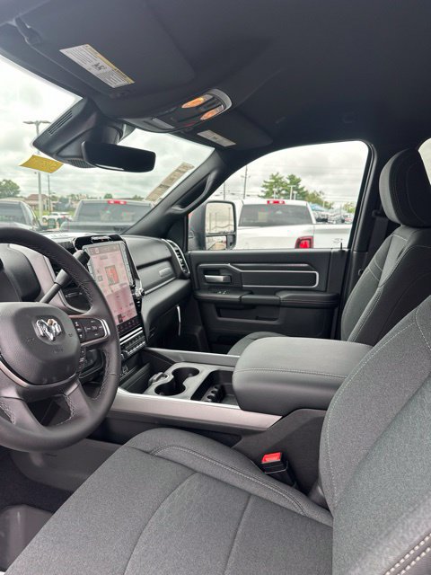New 2026 RAM 3500 Big Horn AWD/4WD image 12