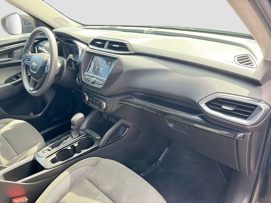 Used 2022 Chevrolet TrailBlazer LT w/ Driver Confidence Package image 27
