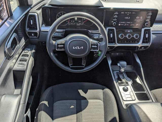 Used 2023 Kia Sorento LX image 10