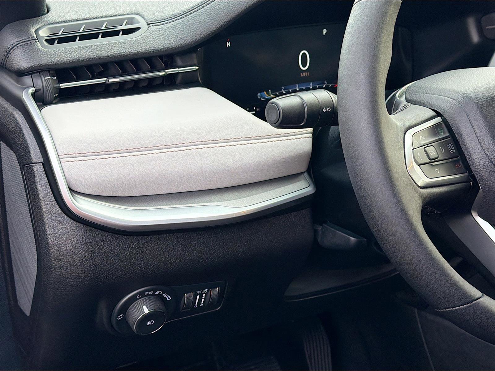 Used 2025 Jeep Compass Limited w/ Elite Group image 10