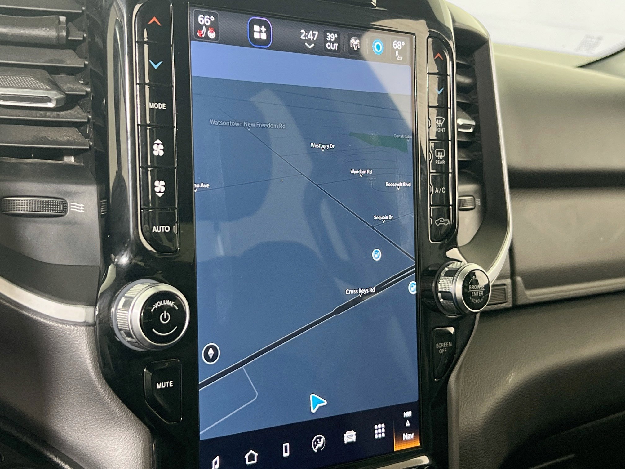 Used 2023 RAM 1500 Big Horn image 13