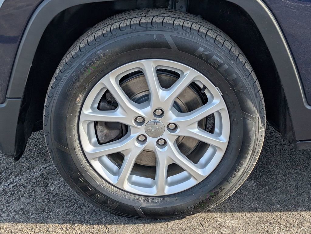 Used 2016 Jeep Cherokee Latitude w/ Cold Weather Group image 15