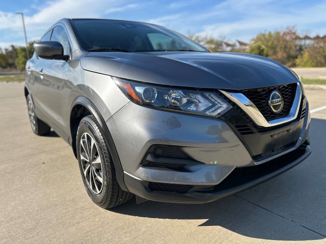 Used 2020 Nissan Rogue Sport S image 4