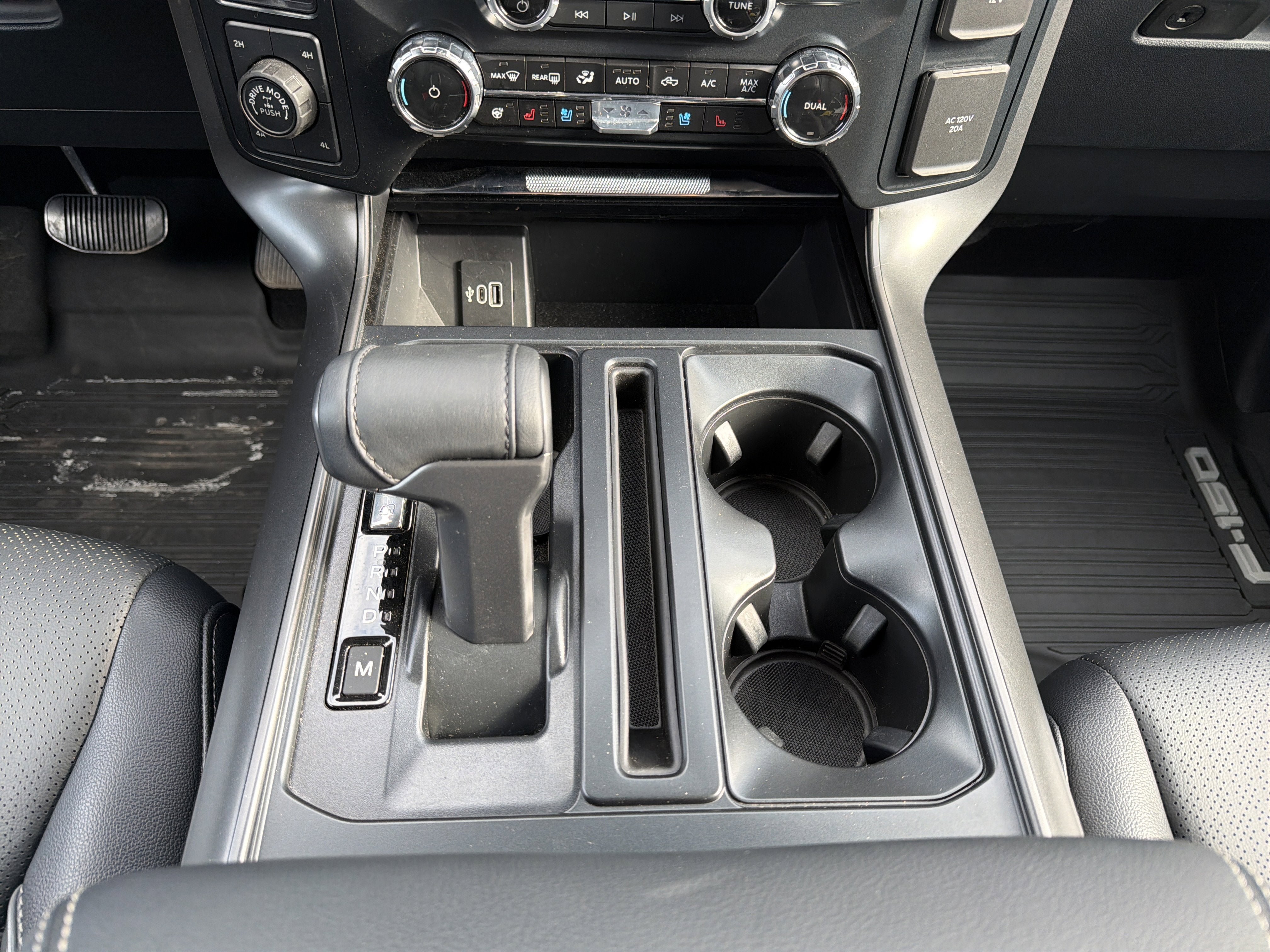 Used 2025 Ford F150 Lariat w/ Equipment Group 501A Mid image 22