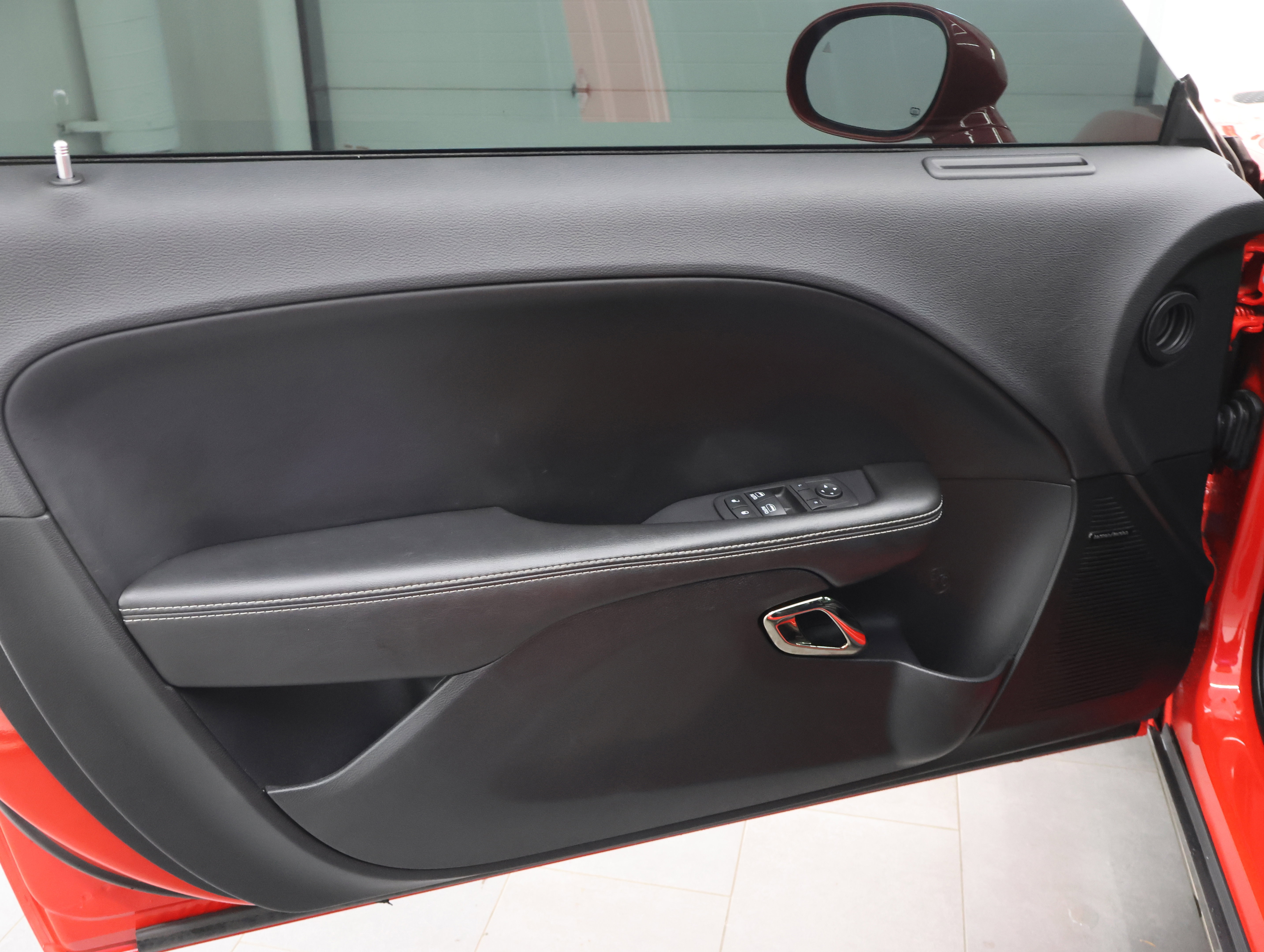 Used 2018 Dodge Challenger SRT Hellcat RWD image 38