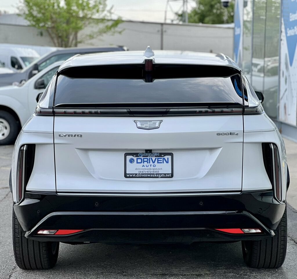 Used 2024 Cadillac Lyriq Luxury AWD/4WD image 36
