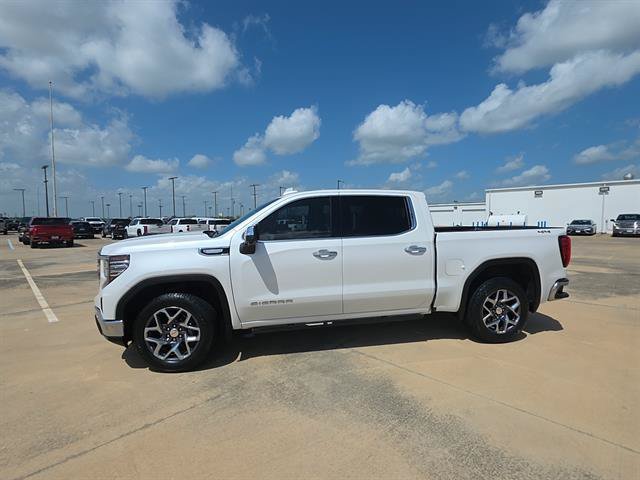 Used 2022 GMC Sierra 1500 SLT AWD/4WD image 3