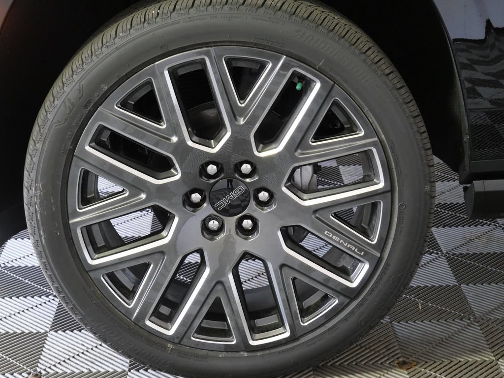 New 2026 GMC Yukon Denali Ultimate AWD/4WD image 9