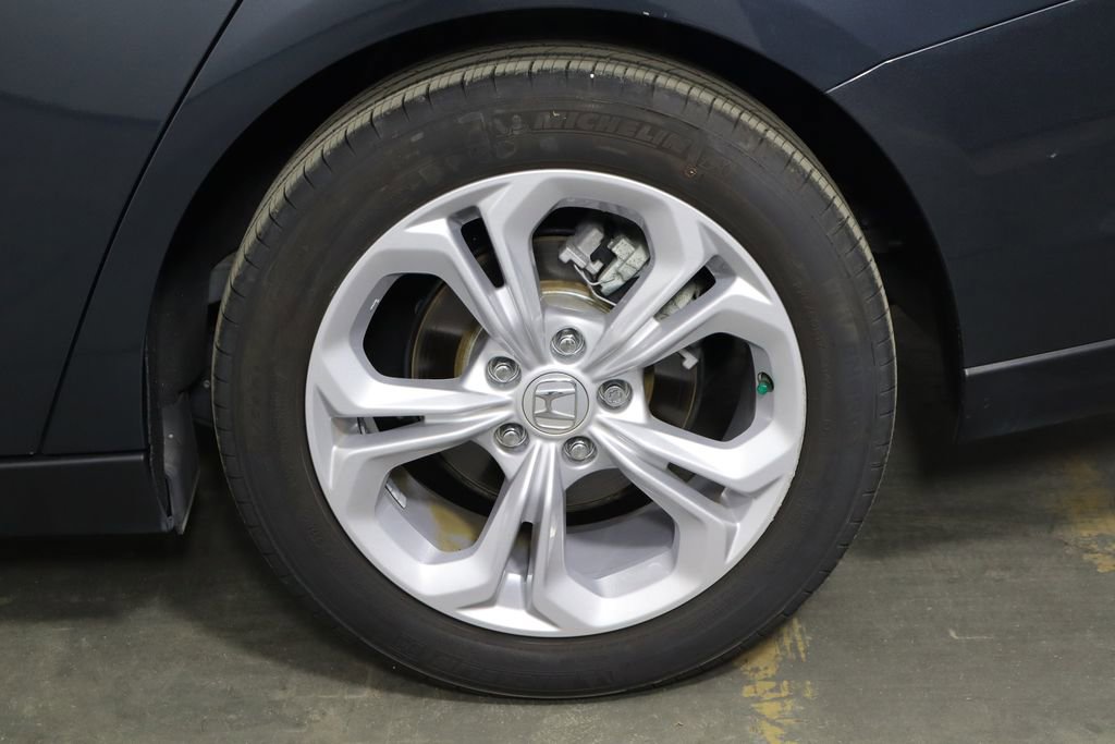 Used 2025 Honda Accord LX image 32