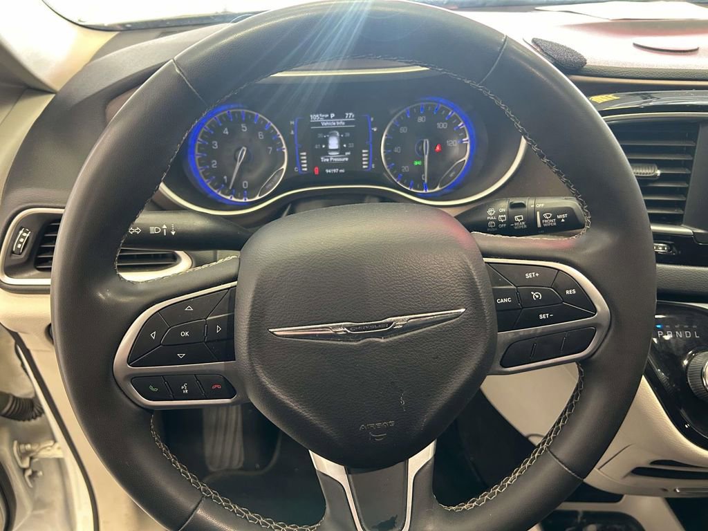 Used 2022 Chrysler Voyager LX FWD image 19