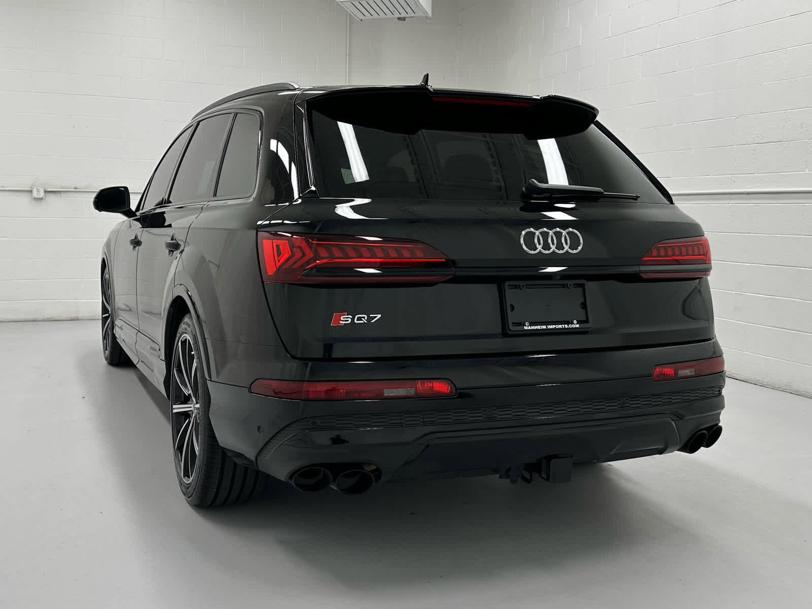 Used 2023 Audi SQ7 Prestige w/ Sport Package image 8