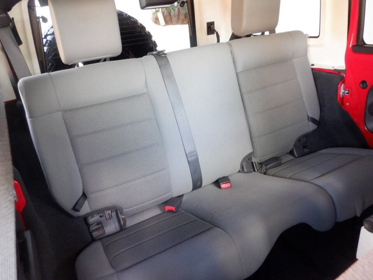 Used 2008 Jeep Wrangler Unlimited Rubicon w/ PWR Convenience Group image 21